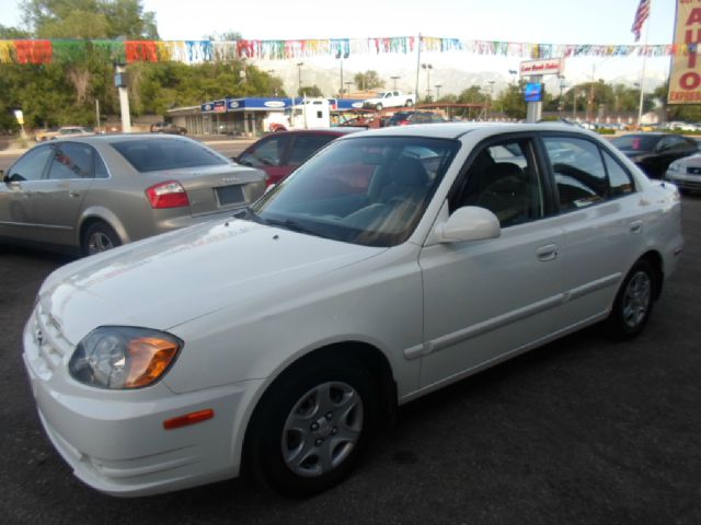 Hyundai Accent 2005 photo 2