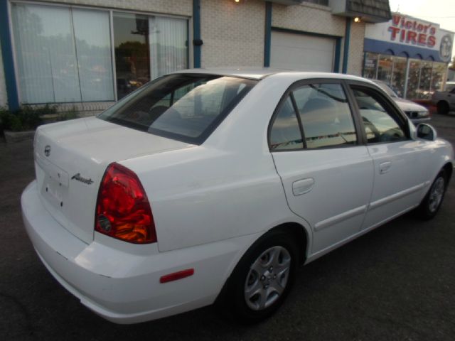 Hyundai Accent 2005 photo 3