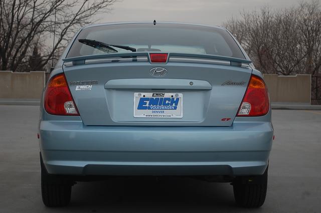 Hyundai Accent 2005 photo 2