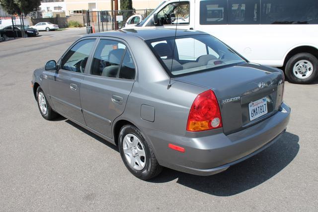 Hyundai Accent 2005 photo 2