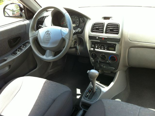 Hyundai Accent 2005 photo 4