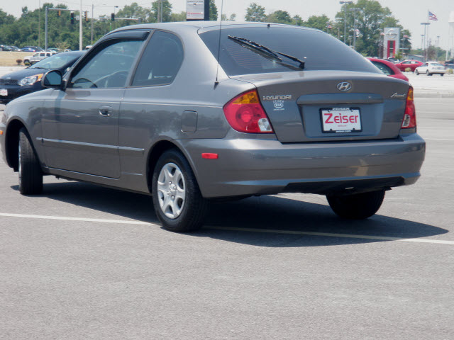 Hyundai Accent 2005 photo 1