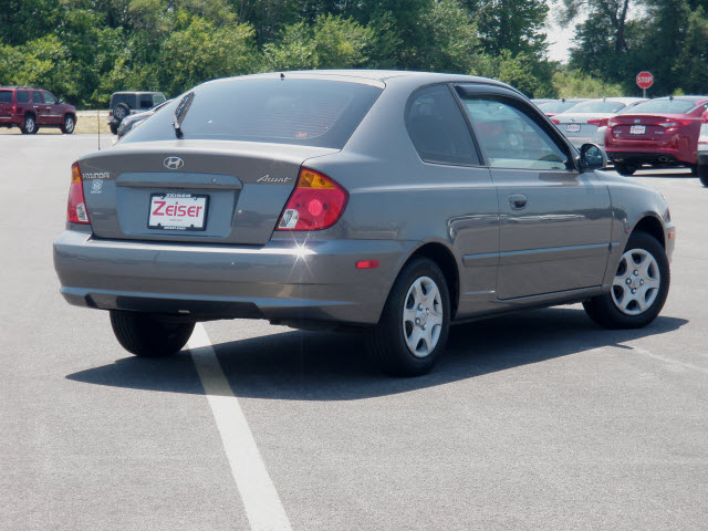 Hyundai Accent 2005 photo 2