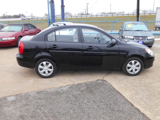 Hyundai Accent 2006 photo 1