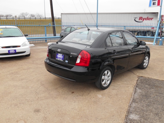 Hyundai Accent 2006 photo 2