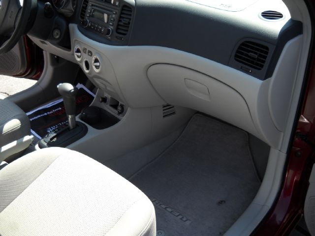 Hyundai Accent 2006 photo 8