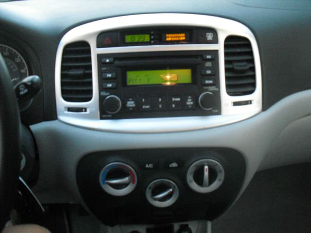 Hyundai Accent 2007 photo 9