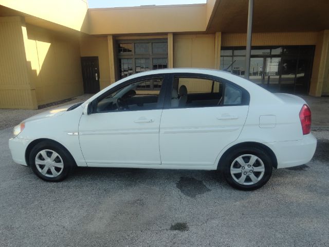 Hyundai Accent 2007 photo 2