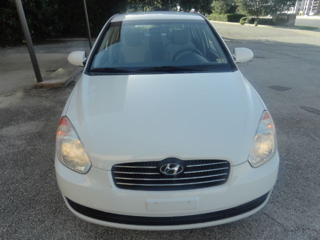 Hyundai Accent 2007 photo 3