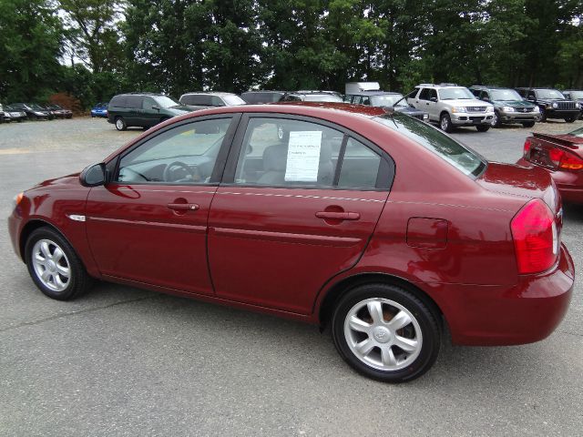 Hyundai Accent 4dr Sdn I4 CVT 2.5 S Sedan Sedan