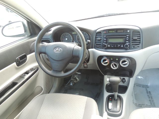 Hyundai Accent 2007 photo 4