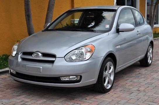 Hyundai Accent SE Hatchback