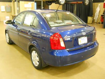 Hyundai Accent 2008 photo 2