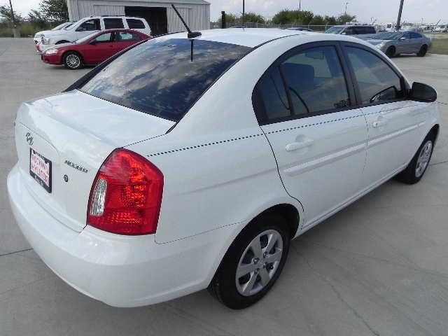 Hyundai Accent 2008 photo 4