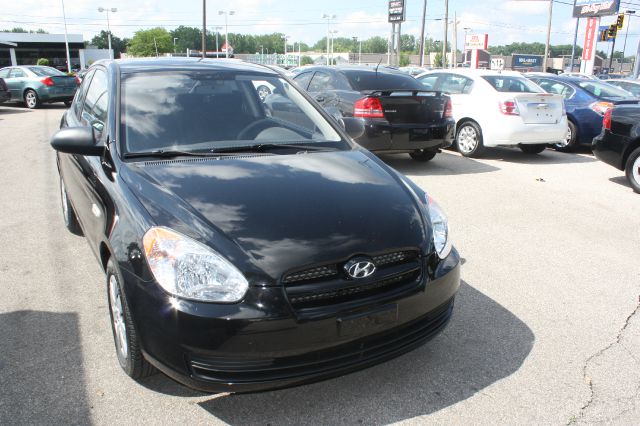 Hyundai Accent 2009 photo 2