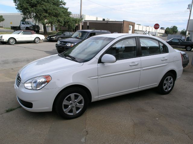 Hyundai Accent 2009 photo 1