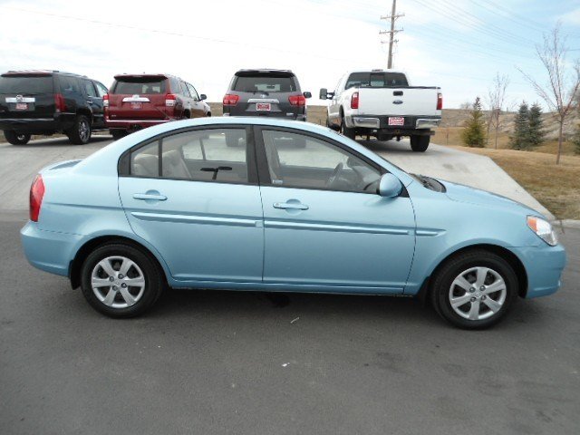 Hyundai Accent 2009 photo 3