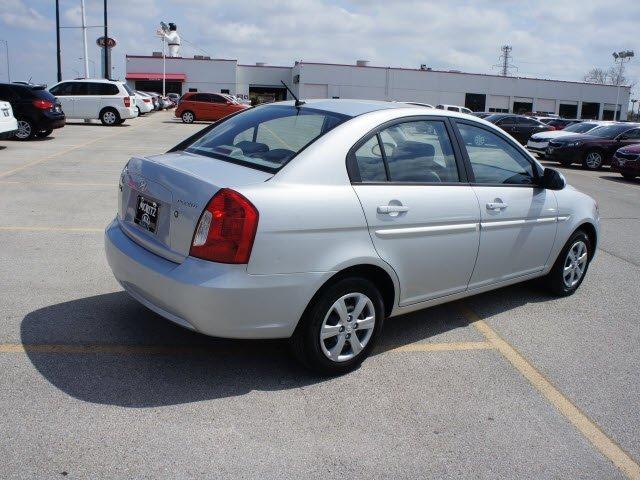 Hyundai Accent 2009 photo 1