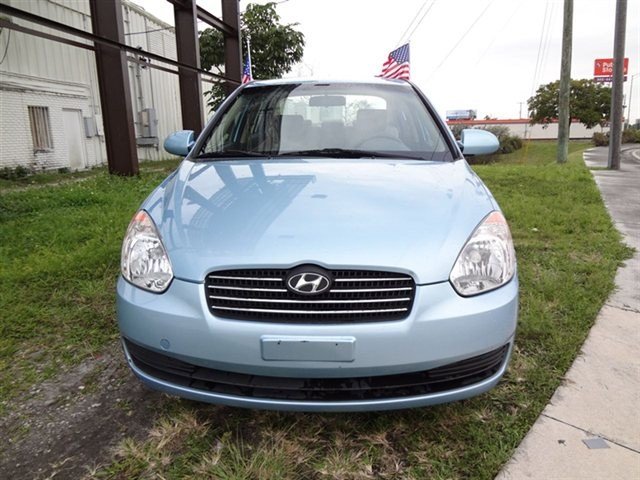 Hyundai Accent 2009 photo 4