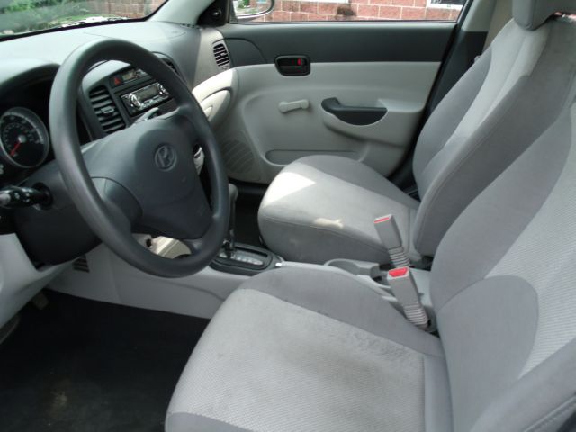 Hyundai Accent 2009 photo 3