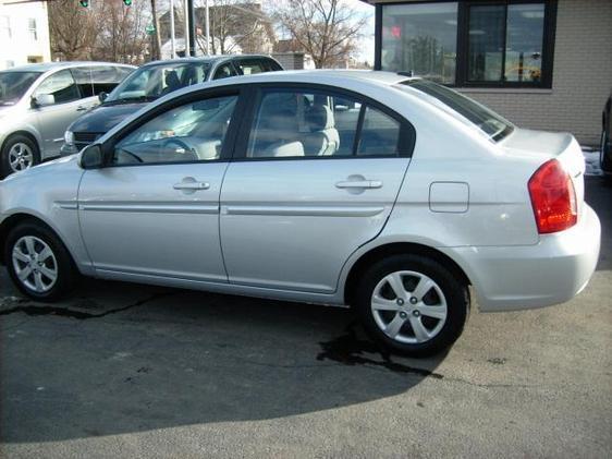 Hyundai Accent 2009 photo 4