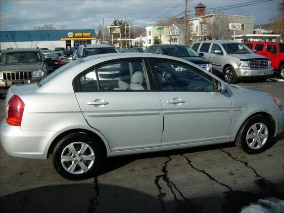 Hyundai Accent 2009 photo 6