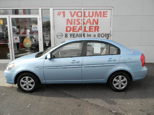 Hyundai Accent 2009 photo 2