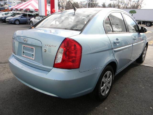 Hyundai Accent 2009 photo 3