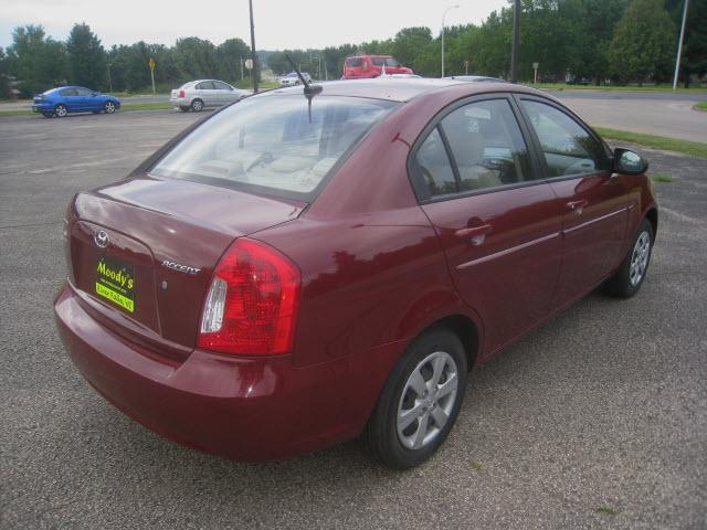 Hyundai Accent 2009 photo 1