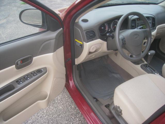 Hyundai Accent 2009 photo 4