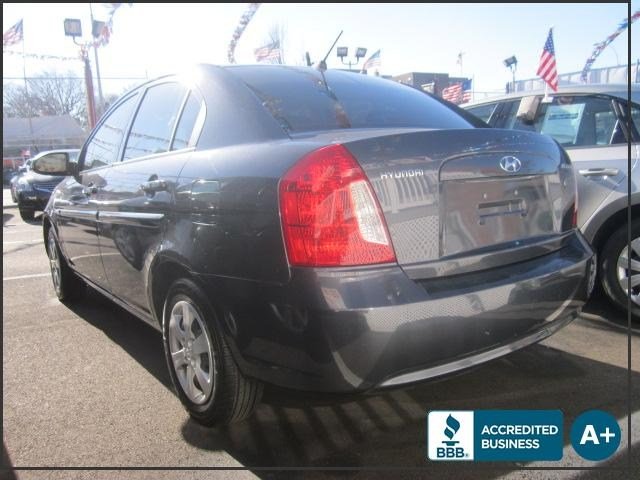 Hyundai Accent 2009 photo 2