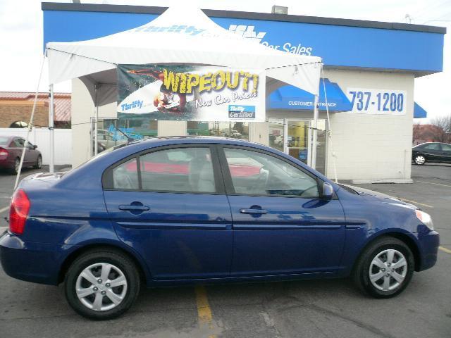 Hyundai Accent 2009 photo 1