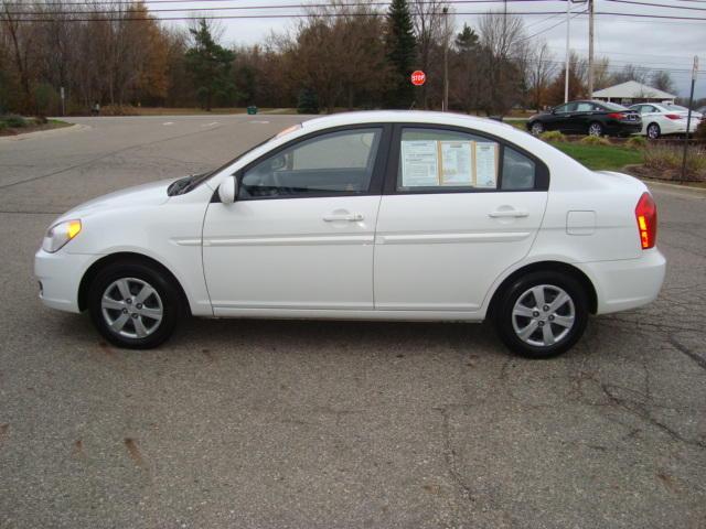 Hyundai Accent 2009 photo 4