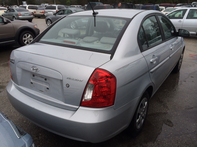 Hyundai Accent 2009 photo 4