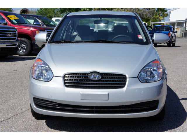 Hyundai Accent 2009 photo 4