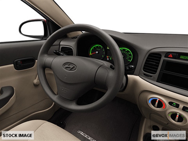 Hyundai Accent 2009 photo 2