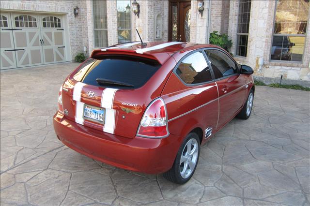 Hyundai Accent 2009 photo 1