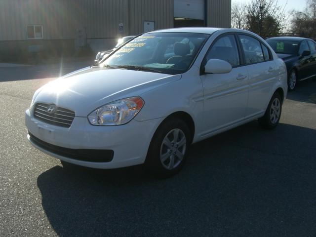 Hyundai Accent 2009 photo 1