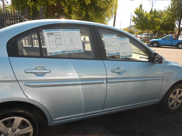 Hyundai Accent 2009 photo 10