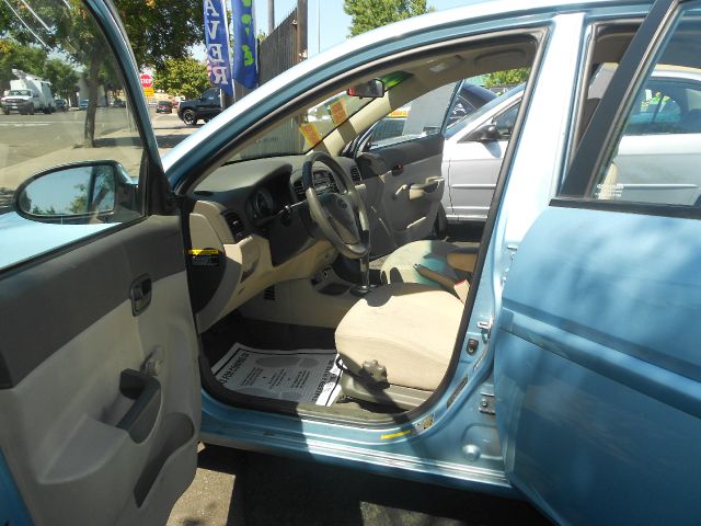 Hyundai Accent 2009 photo 14