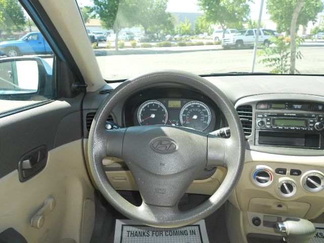 Hyundai Accent 2009 photo 3