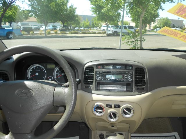 Hyundai Accent 2009 photo 4