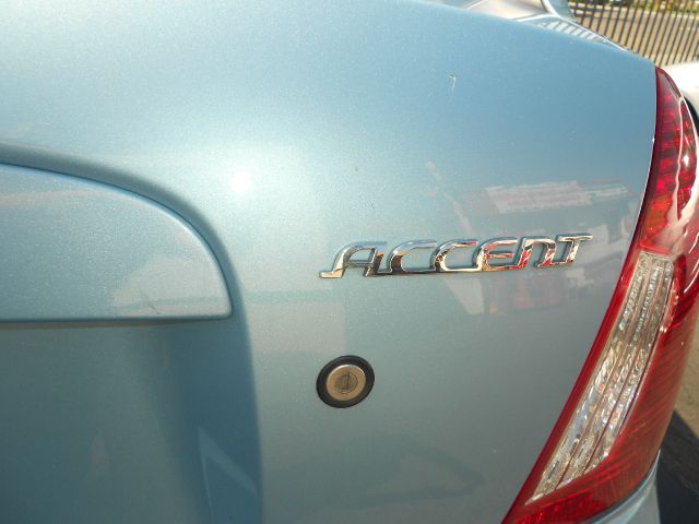 Hyundai Accent 2009 photo 6