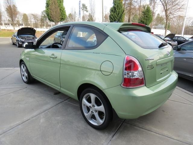 Hyundai Accent 2009 photo 2