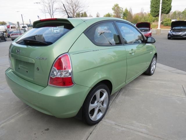 Hyundai Accent 2009 photo 3