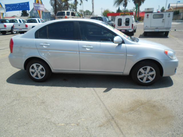 Hyundai Accent 2009 photo 3