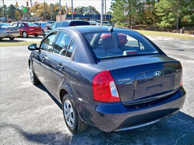 Hyundai Accent 2010 photo 3