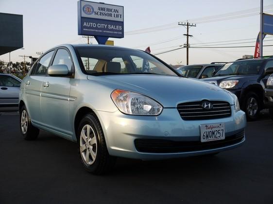 Hyundai Accent 2010 photo 1