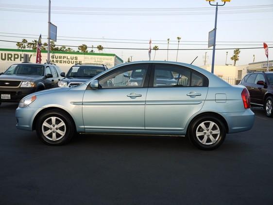 Hyundai Accent 2010 photo 4