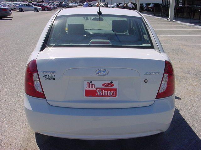 Hyundai Accent 2010 photo 5